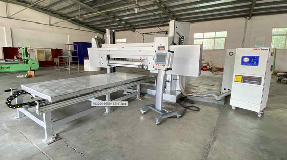 Tagliatrice piana automatica TDBW-1300 di EVA Pu Foam Cutting Machine
