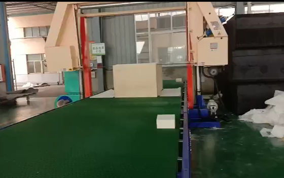 Macchina CNC a schiuma di fogli di spugna a rotolo di spugna Splitting orizzontale con vuoto