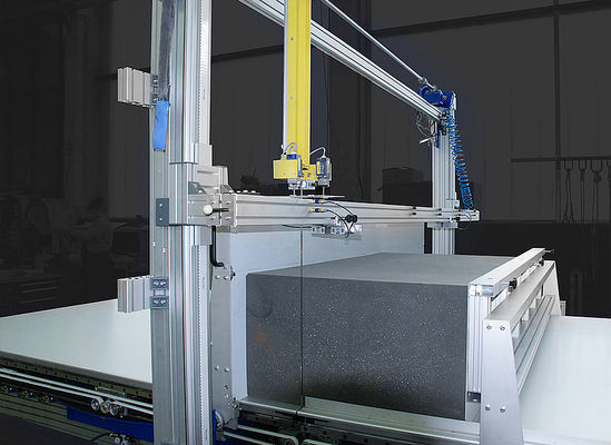 Spugna Verticale Retta Grande Cnc Spuma Cutter Siemens Controllo Rotante Tavolo di lavoro